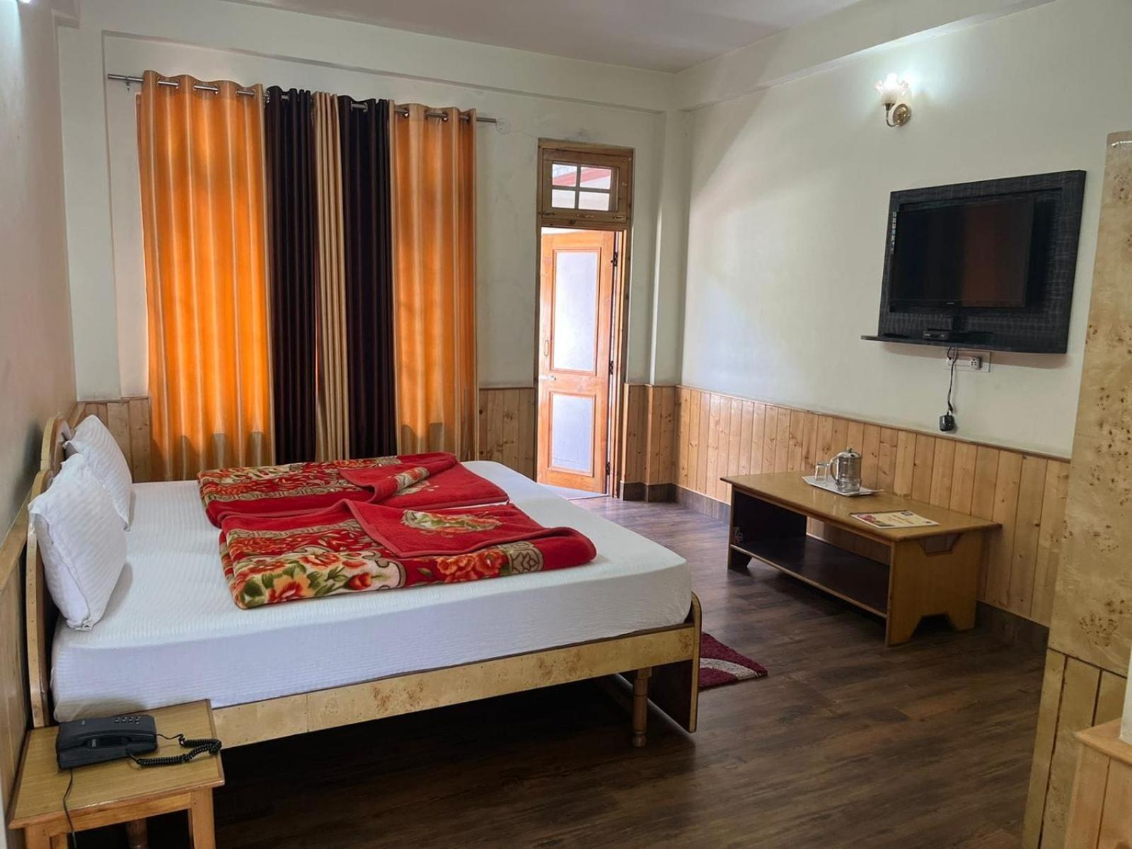 The White House Hotel Kasol Exterior photo