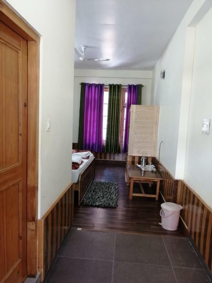 The White House Hotel Kasol Exterior photo